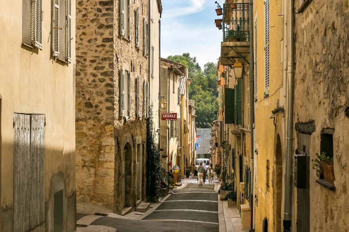 Valbonne Village, 2 Rooms Renovated Air Conditioned Lou Maia Apartment
